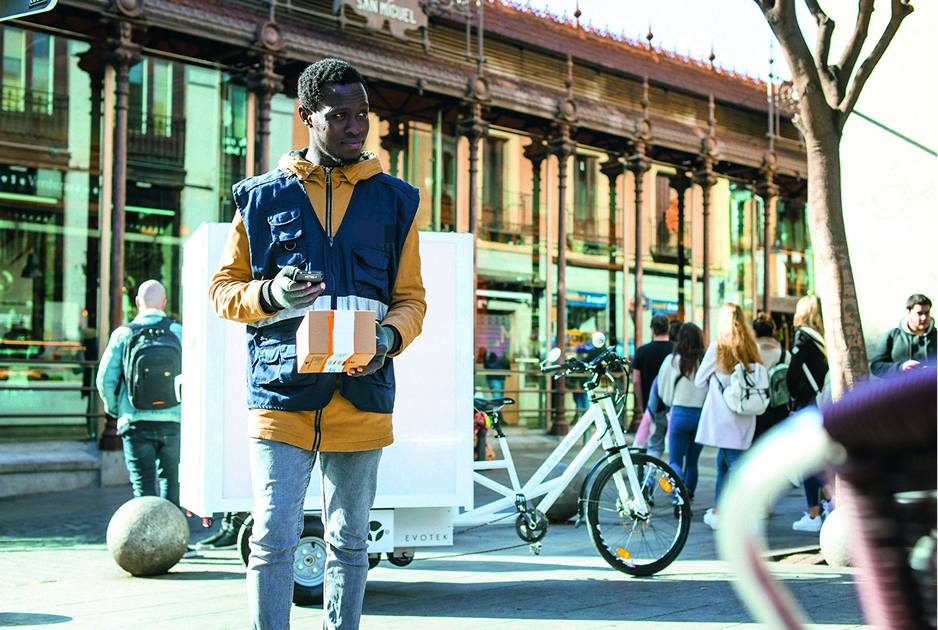 Le header de la page livraison du dernier kilomètre au format ordinateur